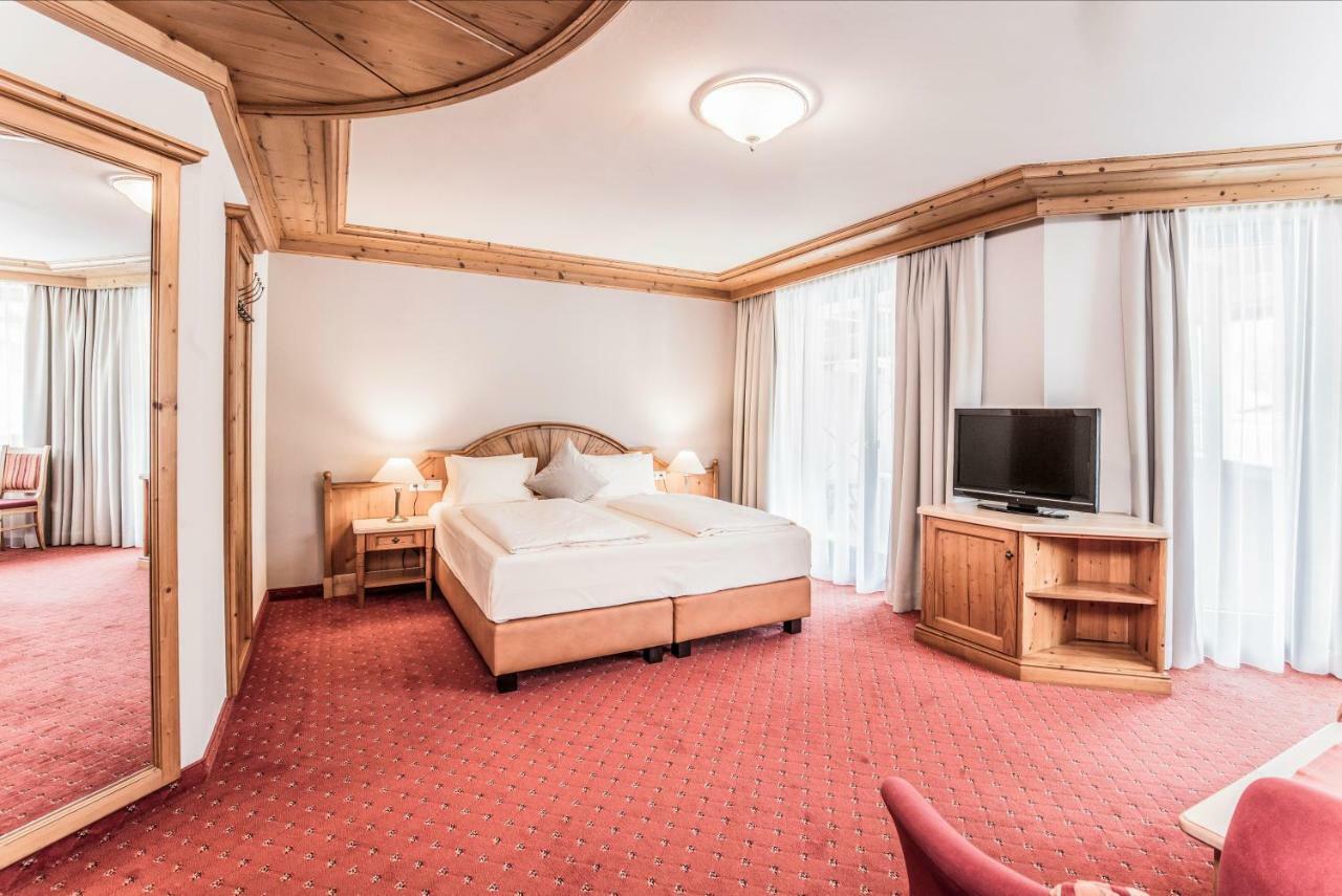 Hotel Elisabeth, 4 Sterne Superior キルヒベルク・イン・チロル エクステリア 写真